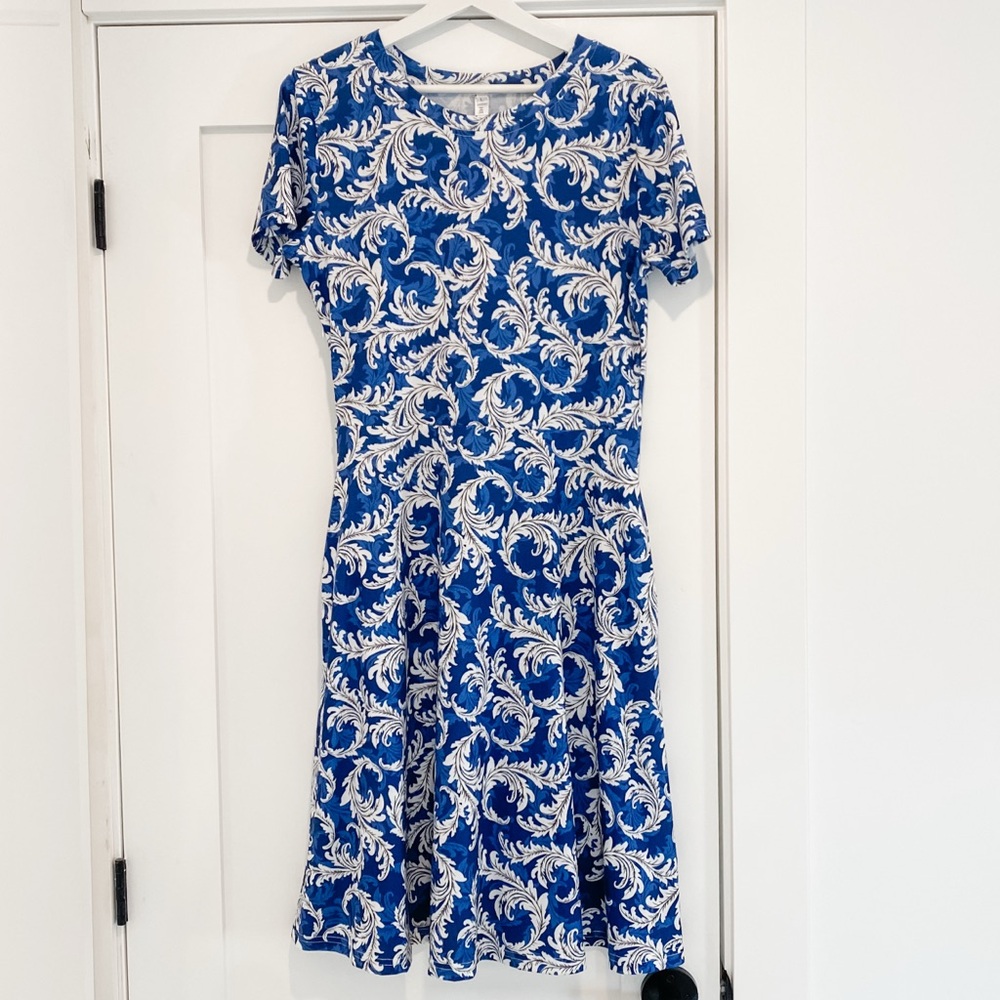 Liquidation Sale: Helyo | Blue and White Leaf Print Dress